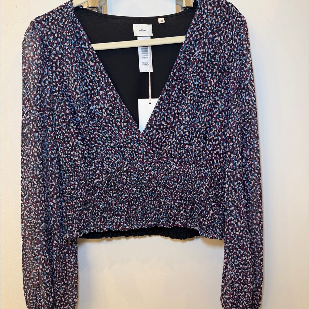NWT Wilfred Aritzia Purple Floral V-Neck Smocked Waist Crop Top - Picture 2 of 6